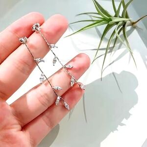 Delicate dangle leaf earrings 2 inches in length; nwot